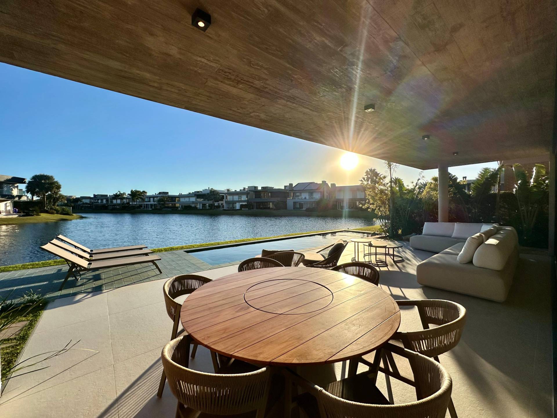 Casa em Condomínio 6 dormitórios para venda, Condomínio Fechado em Xangri-lá | Ref.: 12362