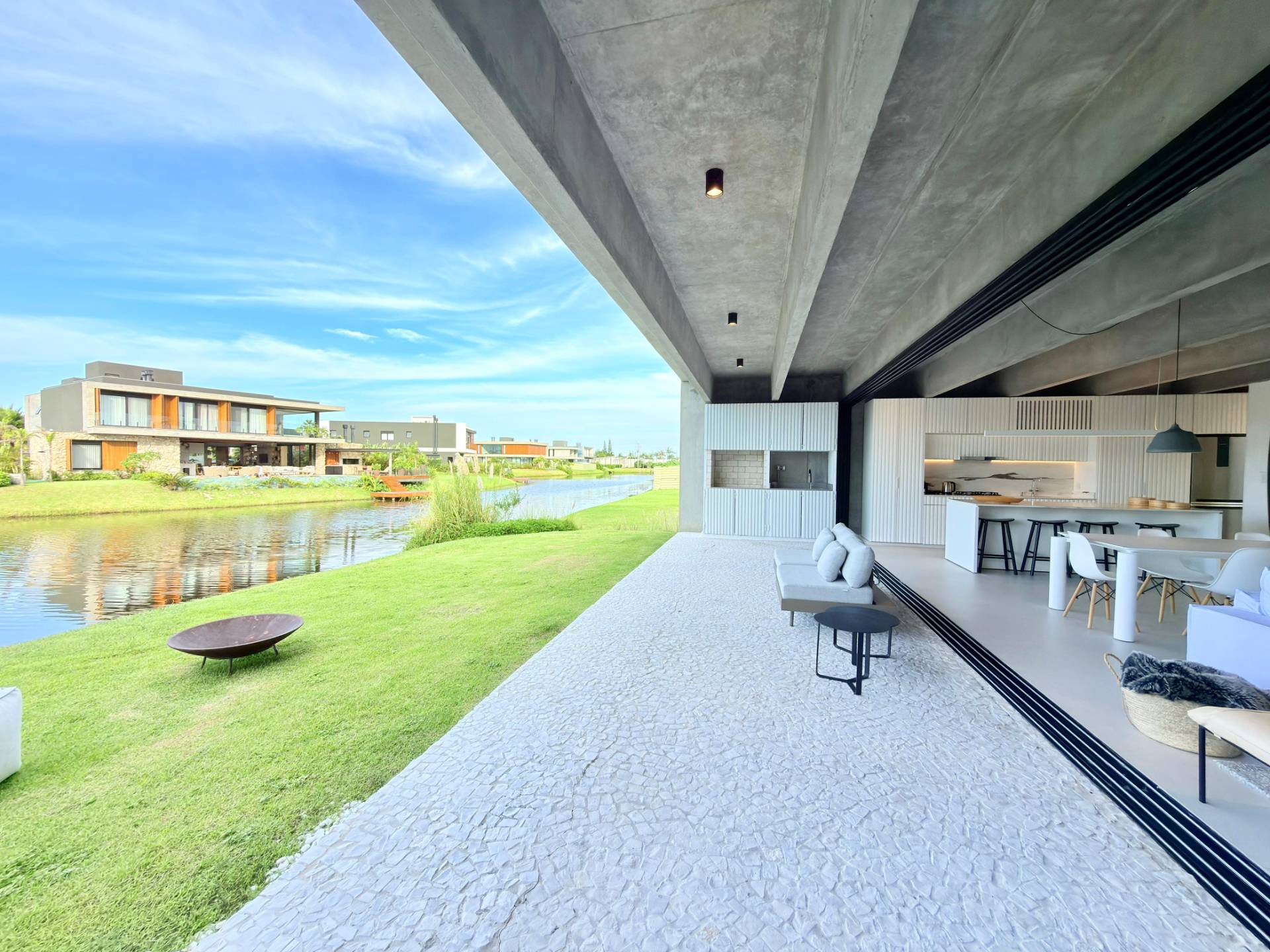 Casa em Condomínio 4 dormitórios para venda, Centro em Xangri-lá | Ref.: 17143