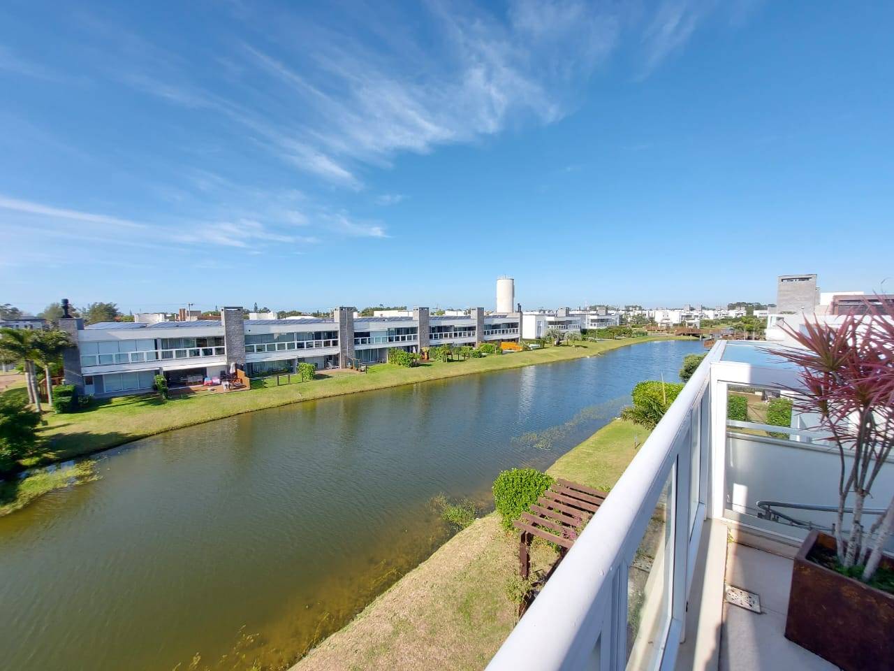 Apartamento 4 dormitórios para venda, Condomínio Fechado em Atlântida | Ref.: 17537