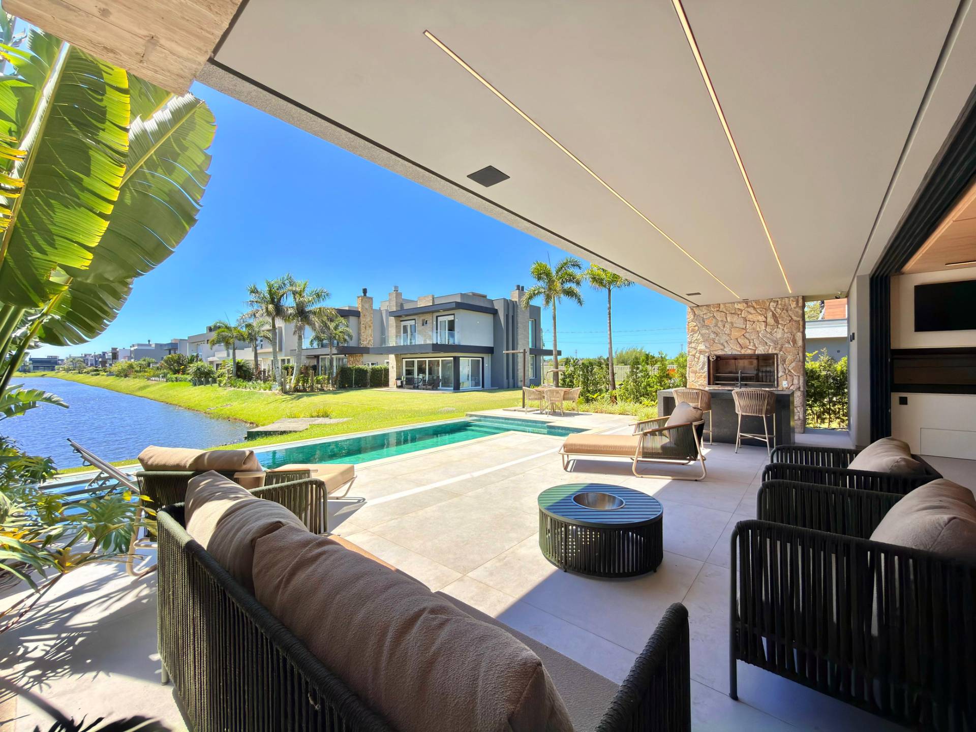 Casa em Condomínio 4 dormitórios para venda, Condomínio Fechado em Capão da Canoa | Ref.: 7103